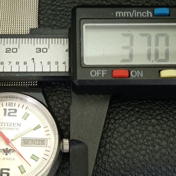 Vintage 1985 Citizen Automatic Mens Silver Watch W/daydate & Black accents - Picture 7 of 9